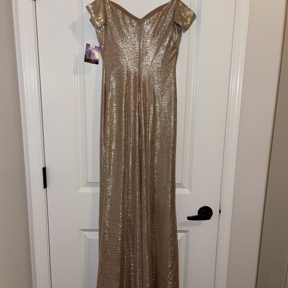 Formal dress - Picture 7 of 8